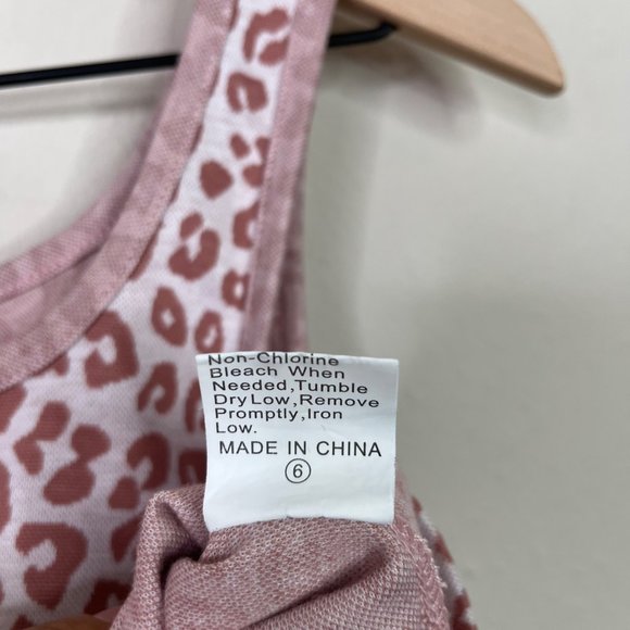 FREE Shein Women's Cheetah Pink Sports Bra Tank Size Large Workout Comfy Yoga - Picture 5 of 6